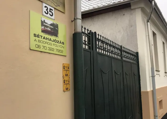 Gecse-Villa