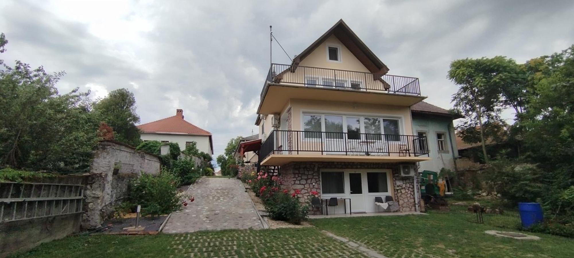 Gecse-villa Apartment Sarospatak